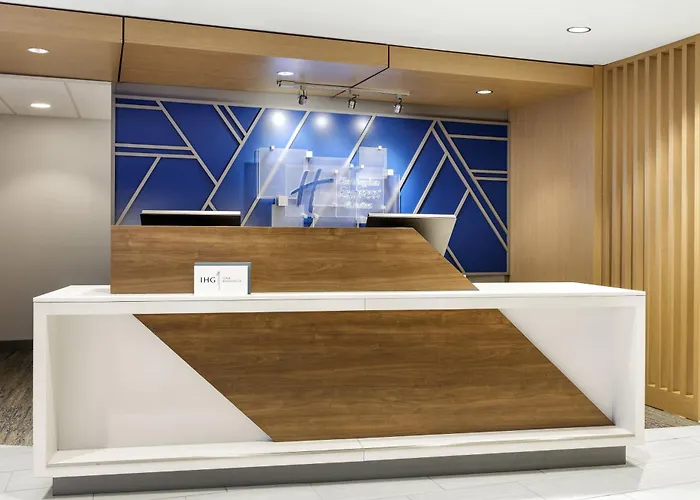 Holiday Inn Express & Suites Hawthorne - Elmsford North By Ihg