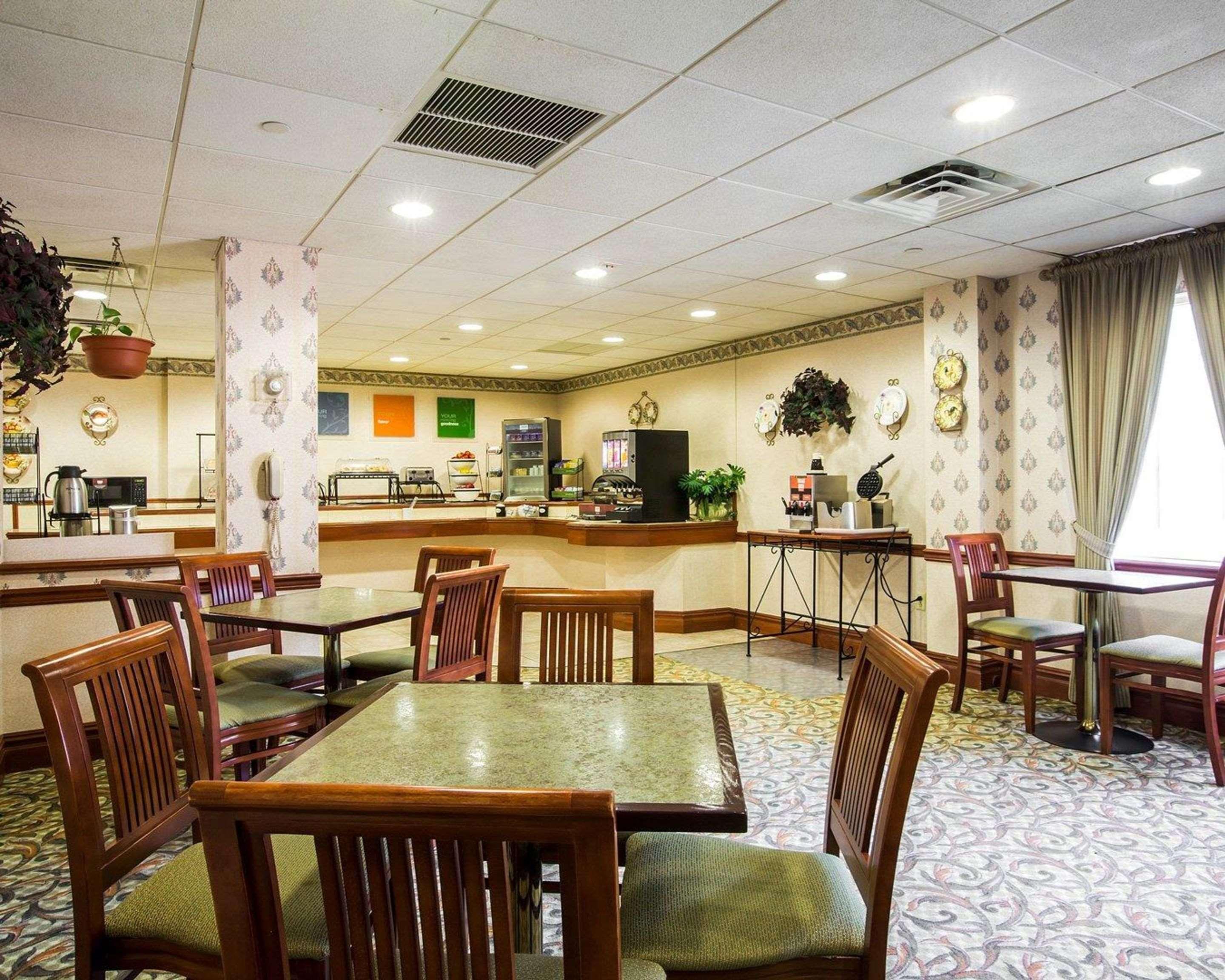Express & - Elmsford North By Ihg Hotel 3*