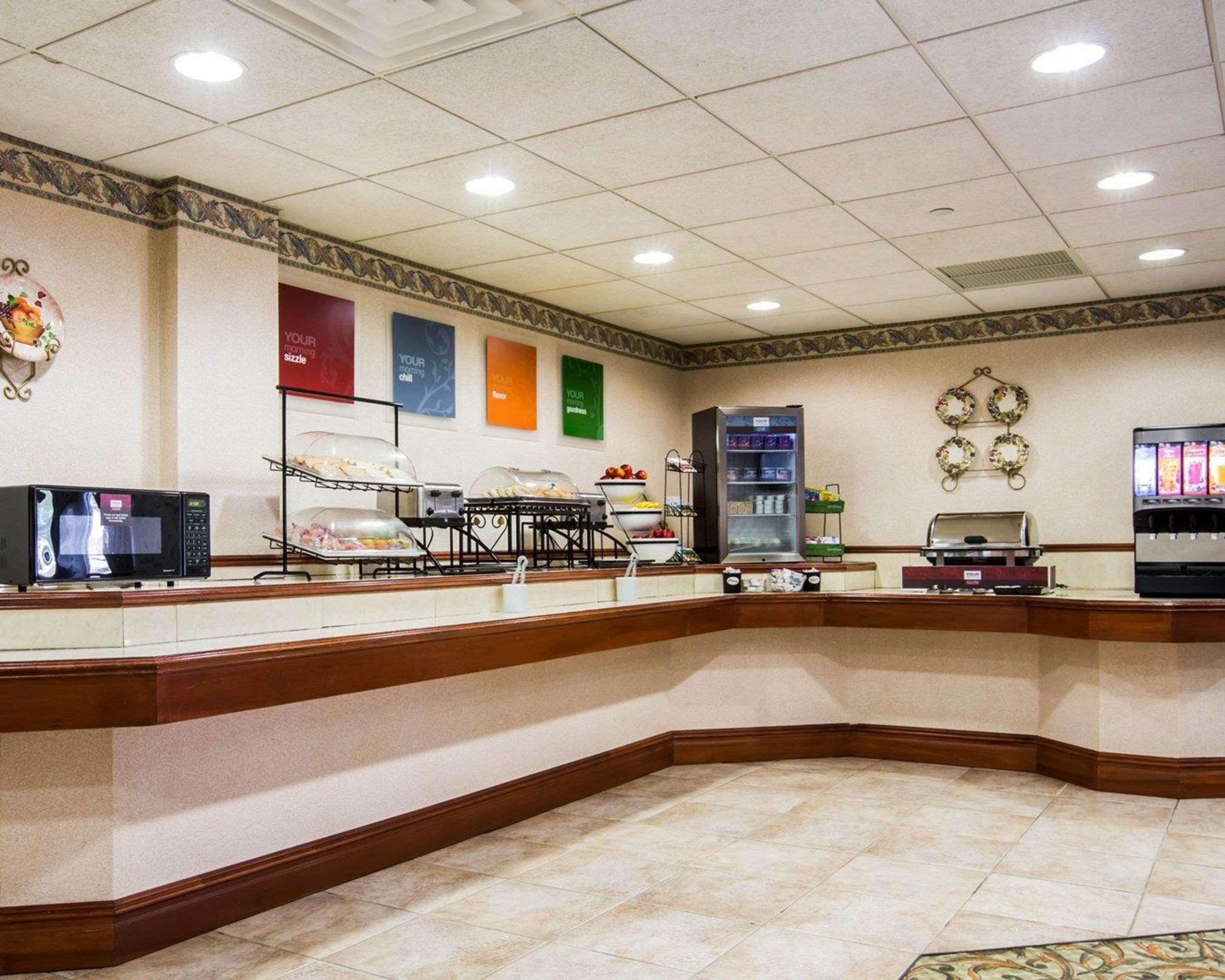 Express & - Elmsford North By Ihg Hotel 3*