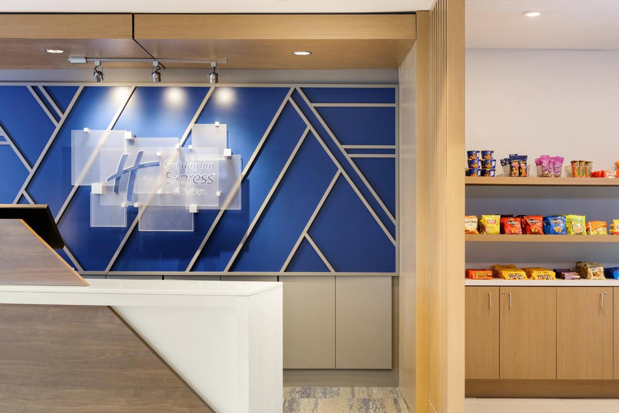 Express & - Elmsford North By Ihg