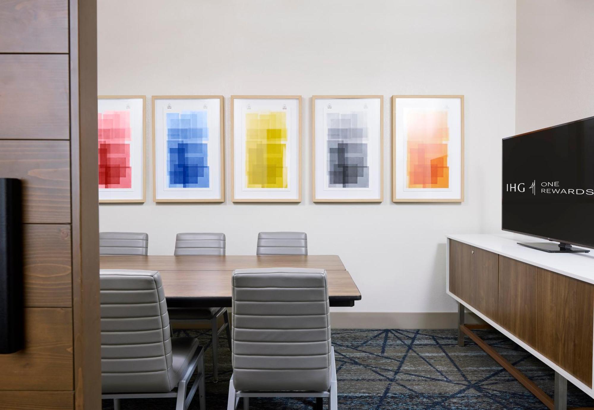 Hotel Express & - Elmsford North By Ihg 3*