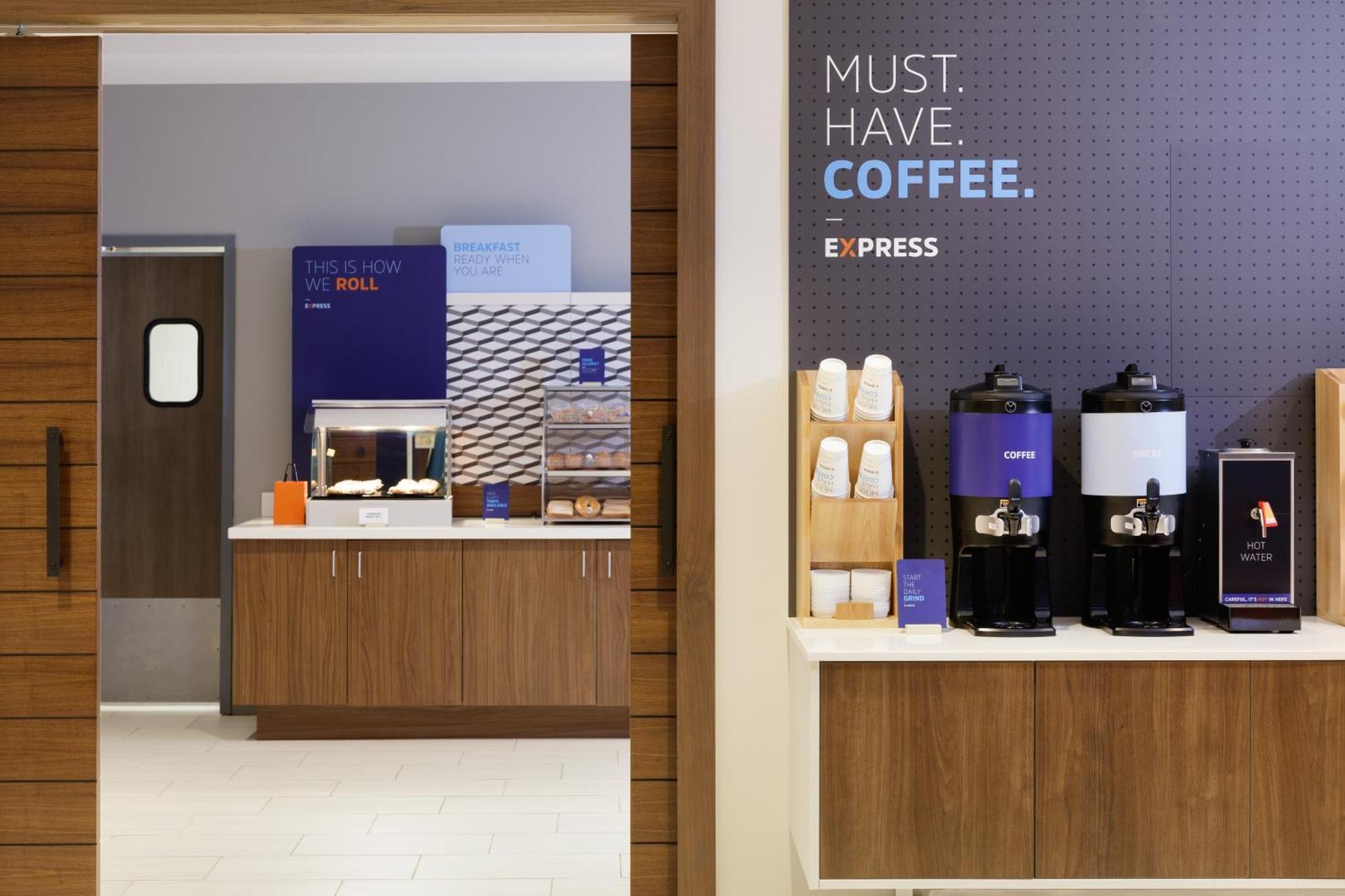 Express & - Elmsford North By Ihg