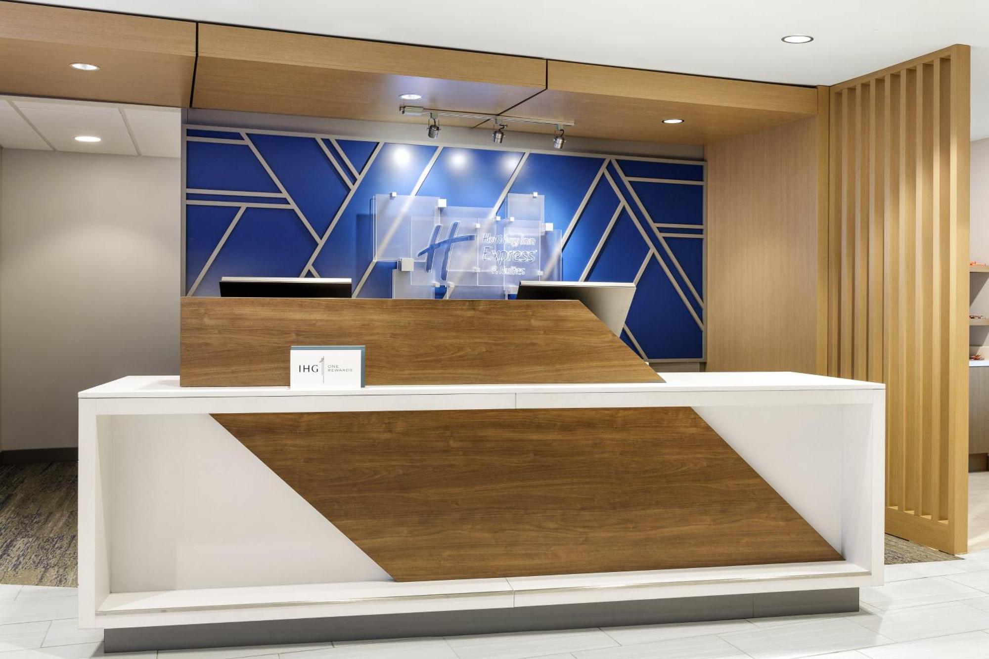 Hotel Express & - Elmsford North By Ihg 3*